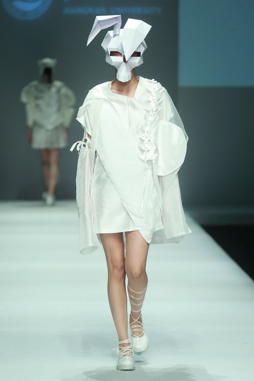 不逢 2017江南大學紡織服裝學院畢業(yè)生作品發(fā)布會