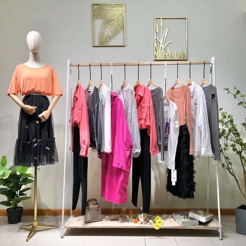 服裝陳列的基本知識及其在日用百貨中的應(yīng)用